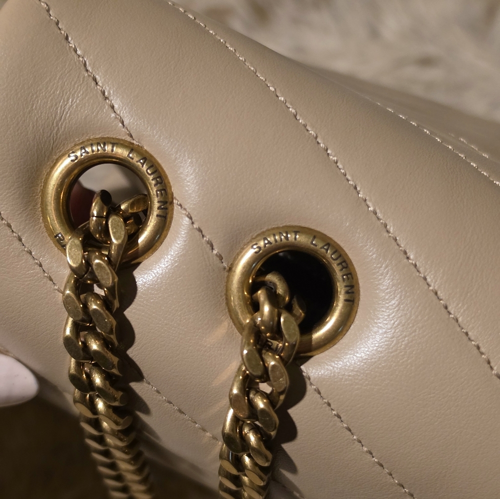 Saint Laurent Medium Loulou Quilted Leather Chain Shoulder Bag - Picture 7 of 16